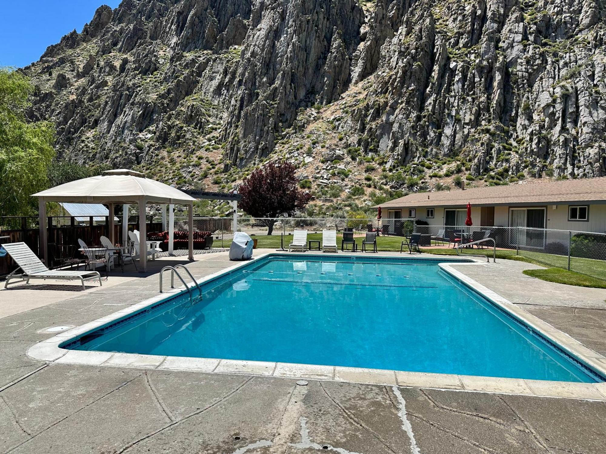Meadowcliff Lodge Coleville Exteriör bild